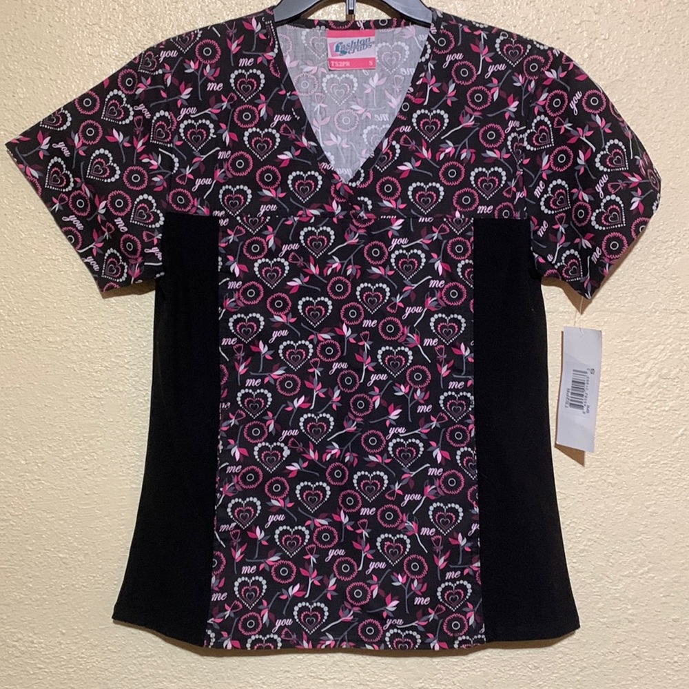 Nurse Scrub Top  Black Pink White Floral/Hearts  NWT by Miami Uniforms S Pockets
